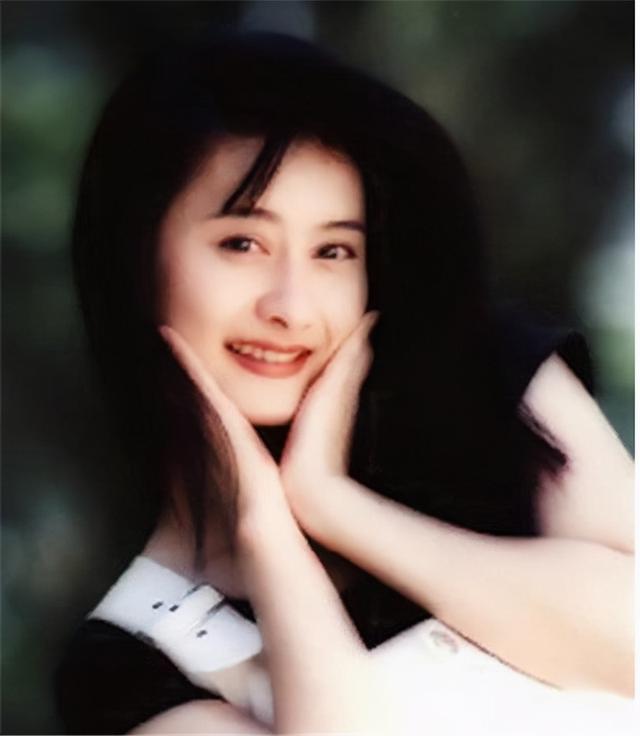最美瓊女郎！3任男友愛她如命「嫁百億富豪」相約不生子　9年豪門夢碎「46歲單身近照」簡直逆生長