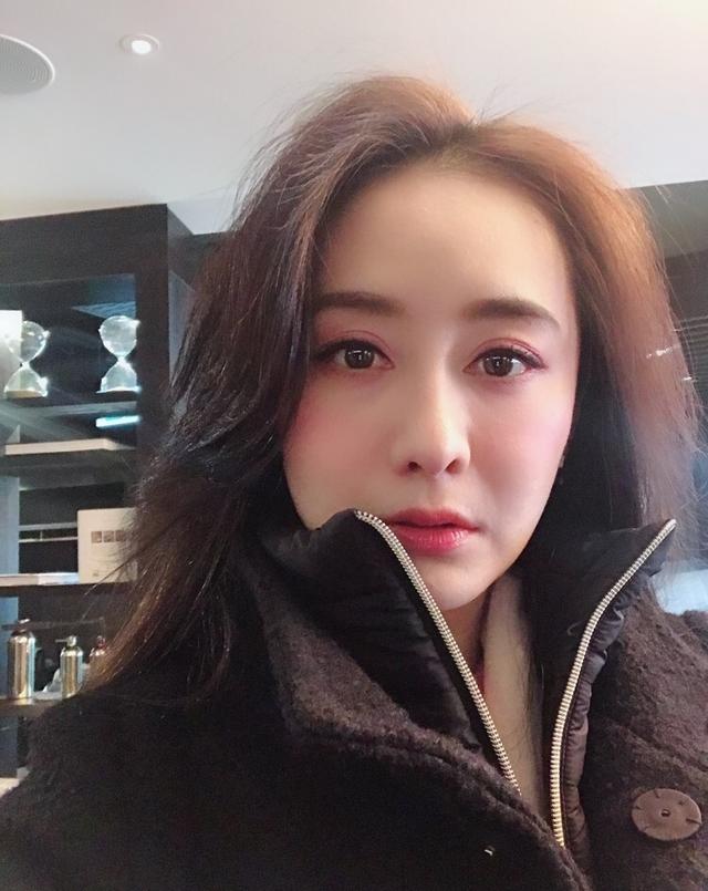 最美瓊女郎！3任男友愛她如命「嫁百億富豪」相約不生子　9年豪門夢碎「46歲單身近照」簡直逆生長