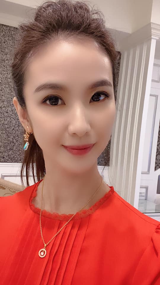 鬥不過她！陳小菁曝8歲女兒「最強合法小三」超會管爸爸　「老公偷帶愛女放風」她傻眼：難怪天天黏