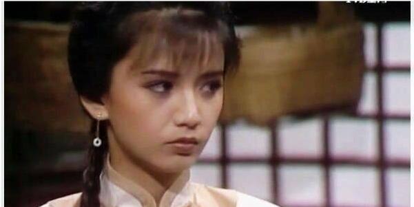 和梁朝偉愛6年無果！曾華倩嫁富商離婚18年「仍悼念前婆婆」　 叮囑21歲兒子「照顧前夫一家」