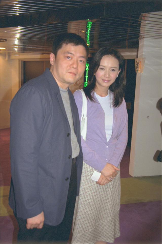 和梁朝偉愛6年無果！曾華倩嫁富商離婚18年「仍悼念前婆婆」　 叮囑21歲兒子「照顧前夫一家」