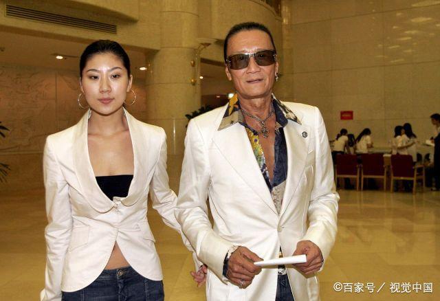 只比謝霆鋒小5歲！35歲嫩模與「大49歲謝賢」相戀12年　 「拿9000萬分手費」如今又曝復合