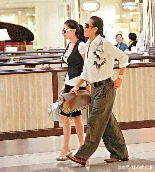 只比謝霆鋒小5歲！35歲嫩模與「大49歲謝賢」相戀12年　 「拿9000萬分手費」如今又曝復合