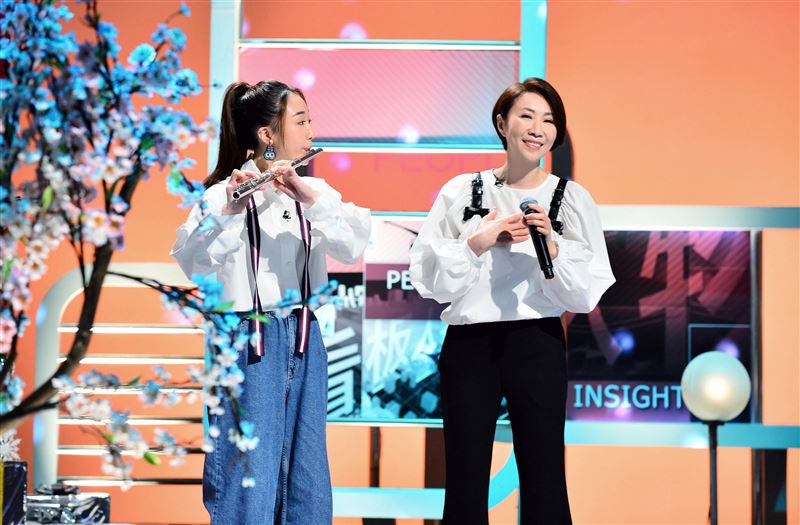 堅持嫁大17歲檢場！李翊君當年忤逆母「淚曝冷戰2年零互動」　自省「不懂她苦心」花8年證明：沒看錯人