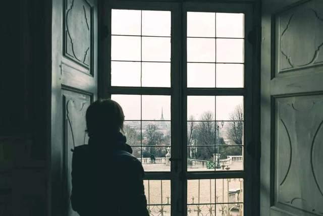 「嫩草」吃不得！45歲二婚女嫁30歲男人　婚後一週就苦不堪言：戀愛時明明很甜蜜
