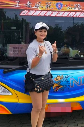 拒絕復出！易淑寬放低身段「遊覽車上叫賣」被酸：沒戲拍才來　「霸氣回懟奧客」笑喊：很滿意現狀