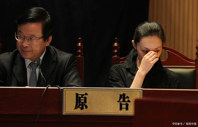 轟動香港的李氏分家！三胞胎兄弟「分上千億財富」卻不知媽媽是誰　父親57歲「至今未婚」