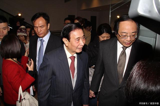 轟動香港的李氏分家！三胞胎兄弟「分上千億財富」卻不知媽媽是誰　父親57歲「至今未婚」