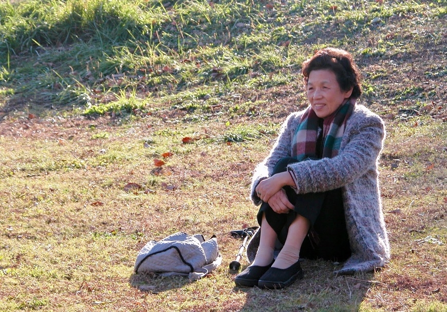 放手是最好告別！83歲老婦「自主斷食求善終」女兒忍淚成全　「最後深情告白曝光」笑著闔上眼：我很滿足了