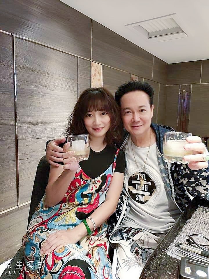 青春年華都給我！孟飛大手筆「為小20歲愛妻慶生」真情告白：誰都拆不散　「立志活到百歲」盼見兒孫滿堂