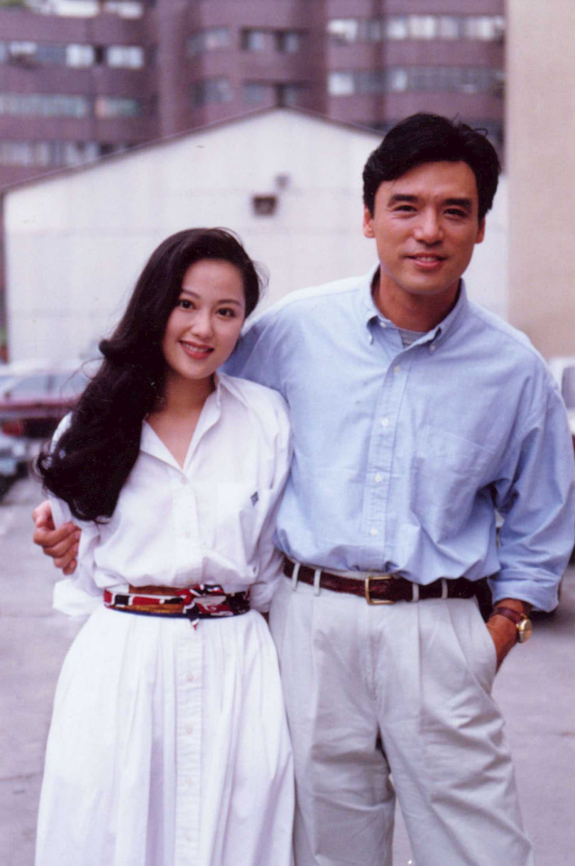 二婚重生！鍾鎮濤謝台灣妻「開業助還7億債」為愛振作　今收入破千萬「揪大咖好友歡聚」奢華豪宅首曝光