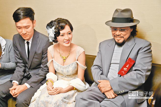 離婚典範！張菲分開前妻30年「相處像家人」家族大事必現身　媳婦笑揭「公婆私下互動」：最棒的關係