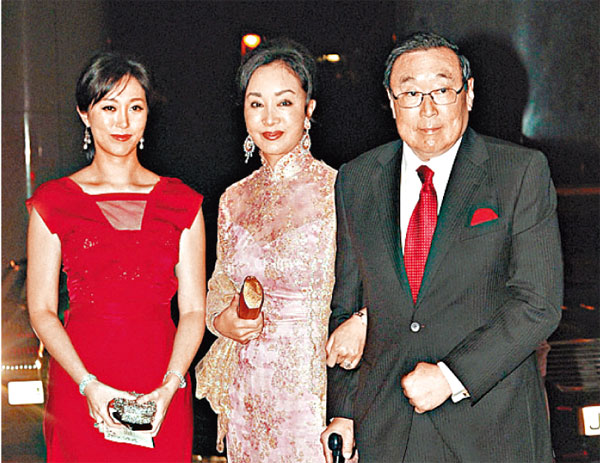 苦熬43年！邵氏女星「伴腥夫養老送終」隱忍3情婦逞威　默默完善計畫「為兒女守住3百億」有遺囑也沒用
