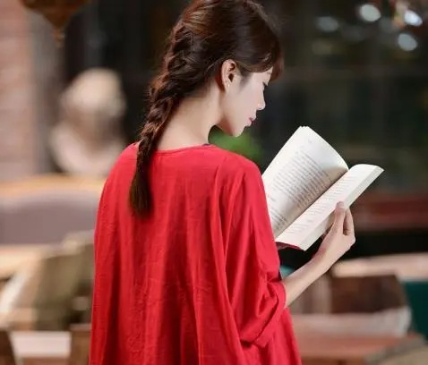父子牽驢「一路聽別人意見」結局得不償失　真正成熟的人「從不活在別人的目光裡」