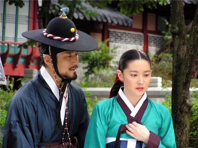 活出不一樣的豪門！李英愛「帶龍鳳胎搬到鄉下」感受大自然　「孩子暢遊田野間」學會惜福生活愜意