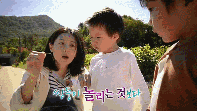 活出不一樣的豪門！李英愛「帶龍鳳胎搬到鄉下」感受大自然　「孩子暢遊田野間」學會惜福生活愜意