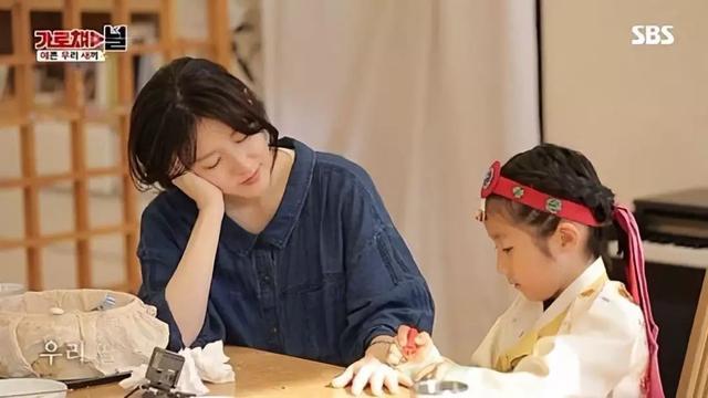 活出不一樣的豪門！李英愛「帶龍鳳胎搬到鄉下」感受大自然　「孩子暢遊田野間」學會惜福生活愜意