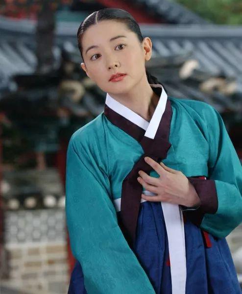 活出不一樣的豪門！李英愛「帶龍鳳胎搬到鄉下」感受大自然　「孩子暢遊田野間」學會惜福生活愜意