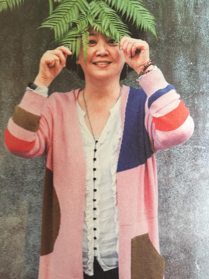 59歲金鐘女星「主動送父住安寧病房」不受插管苦！貫徹「臨終前盡興活」笑喊：不養老要一路玩到老
