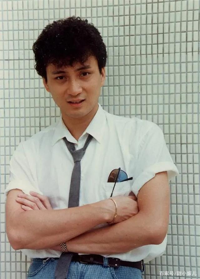 曾是演藝圈第一帥！為了小25歲小三「離婚相愛8年元配」　婚後「甘願養5個孩子」66歲還在打拚