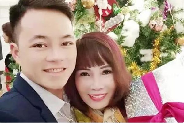 抱12塊金磚！26歲鮮肉娶62歲妻被酸「口味超重」　婚後一個禮拜「爆出驚喜」網友全懵了