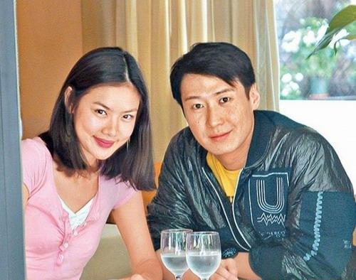 她28歲嫁42歲天王巨星！4年時間「花光丈夫7億家產」　離婚後「再嫁富二代」身材發福卻難掩幸福