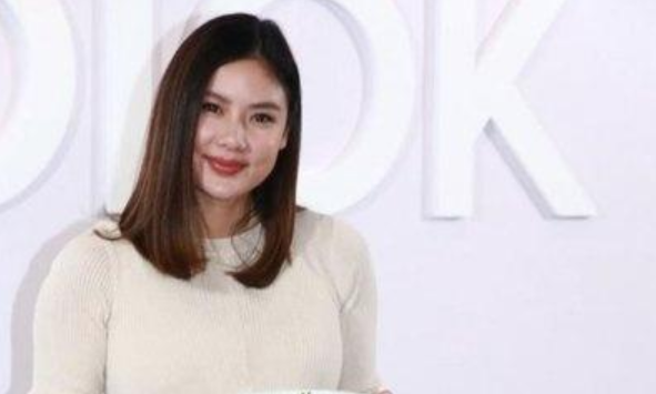 她28歲嫁42歲天王巨星！4年時間「花光丈夫7億家產」　離婚後「再嫁富二代」身材發福卻難掩幸福