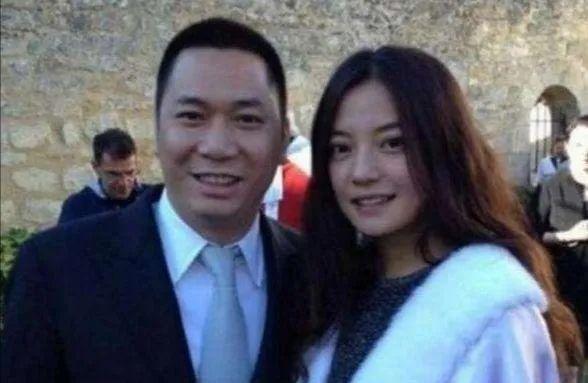 媽媽是趙薇！她10歲身價過億「從不穿名牌服飾」氣質感卻爆棚　超暖舉動「成同父異母哥哥」精神支柱