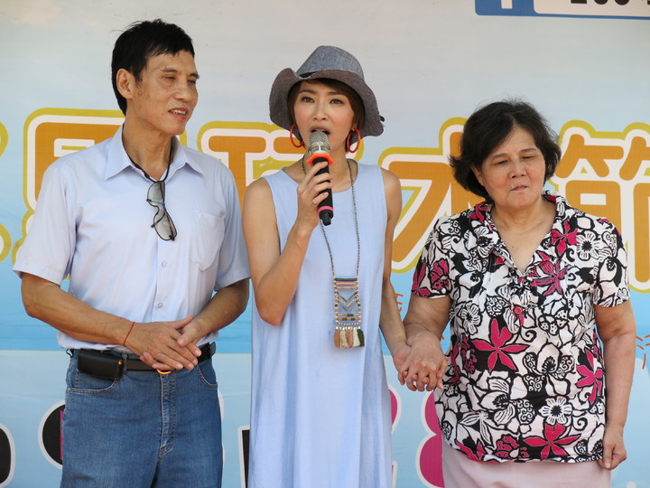 盲父自白：想一走了之！侯怡君才明白「爸爸為家人苦撐」當場淚崩　「長照20年雖苦」但病患也不好受