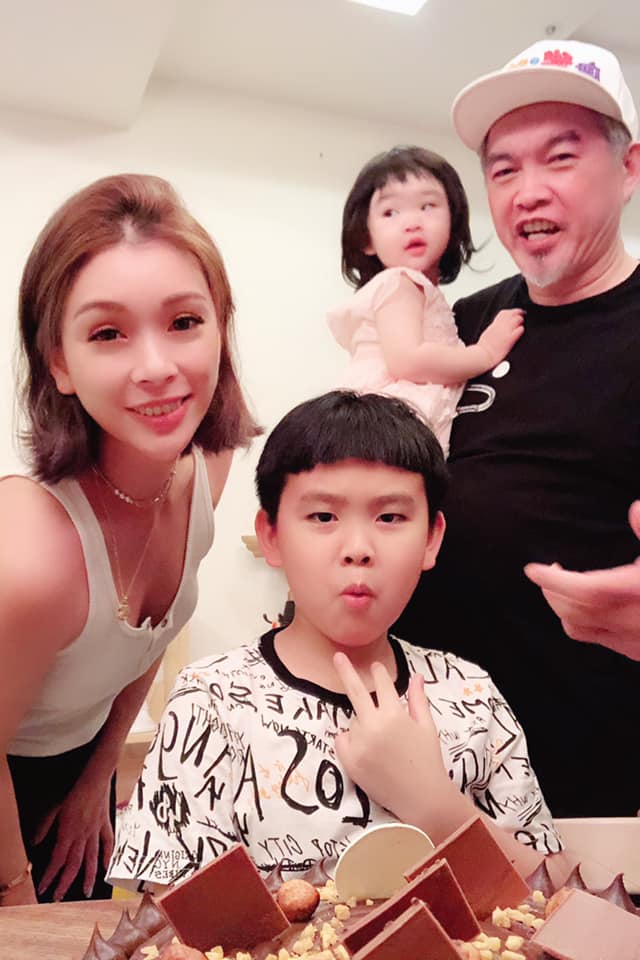 康康自爆險中風！「消失半年治療」壓力大到一夜白髮　48歲才得子「最怕看不到兒女長大」自白惹淚崩