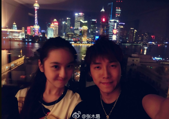 親手把老婆養大！老婆被他從「12歲小蘿莉一直養到大」　今老婆成年「網友笑喊」：果子可以摘了 