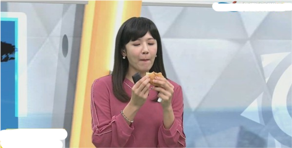 史無前例！主播鄭亦真「邊播報新聞邊吃漢堡」舉動超隨性　不避諱「大談婚戀狀態」一夜狂吸200萬粉絲