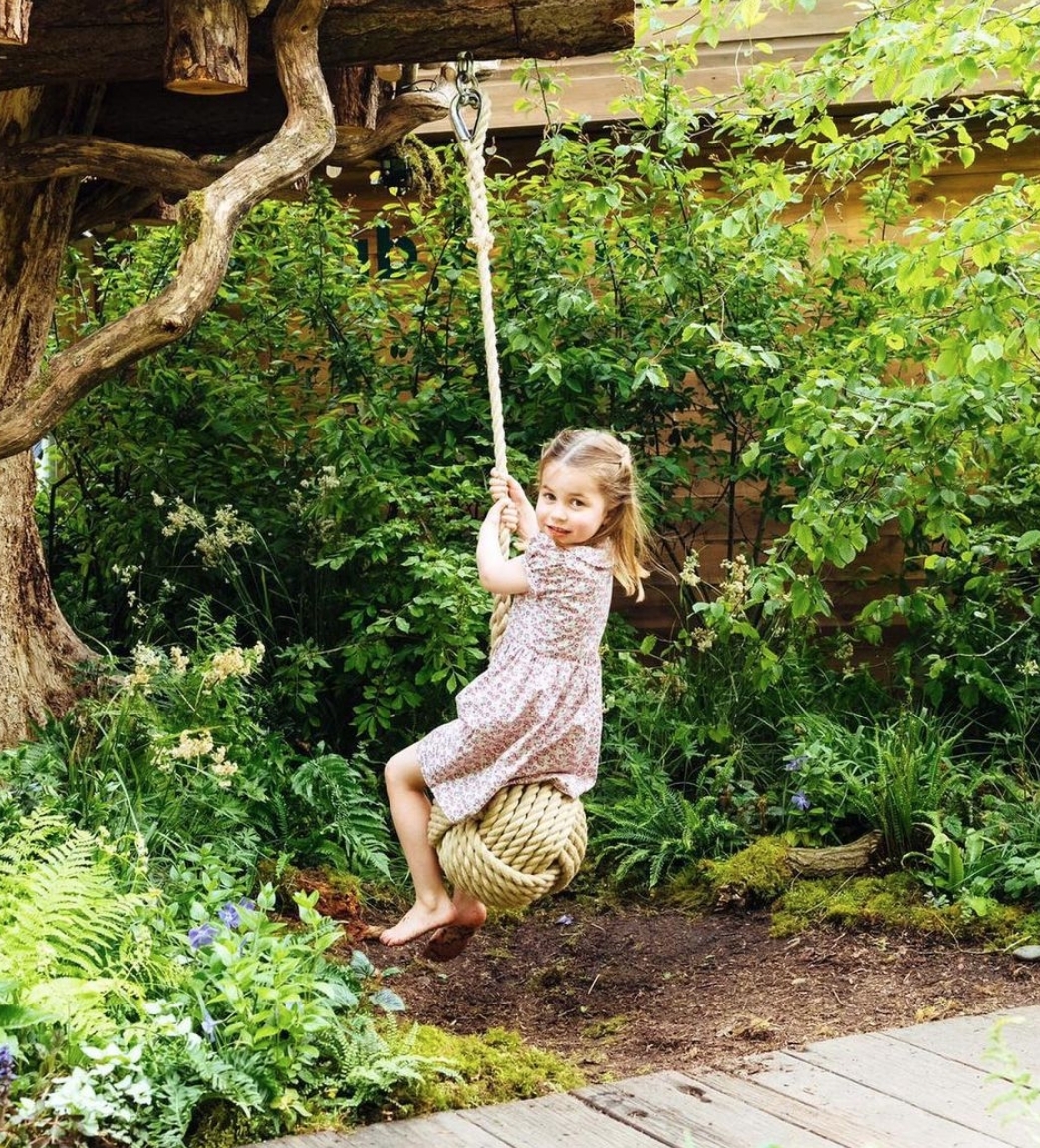 海豚型媽媽VS燈塔型慈母！黛妃、凱特「育兒方法大不同」　她無意識「不斷碰觸孩子」：隨時展現母愛