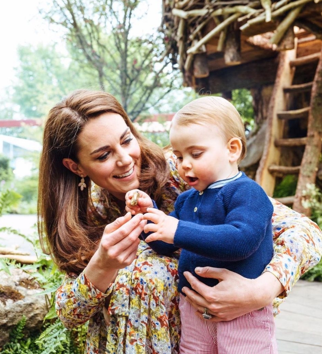 海豚型媽媽VS燈塔型慈母！黛妃、凱特「育兒方法大不同」　她無意識「不斷碰觸孩子」：隨時展現母愛