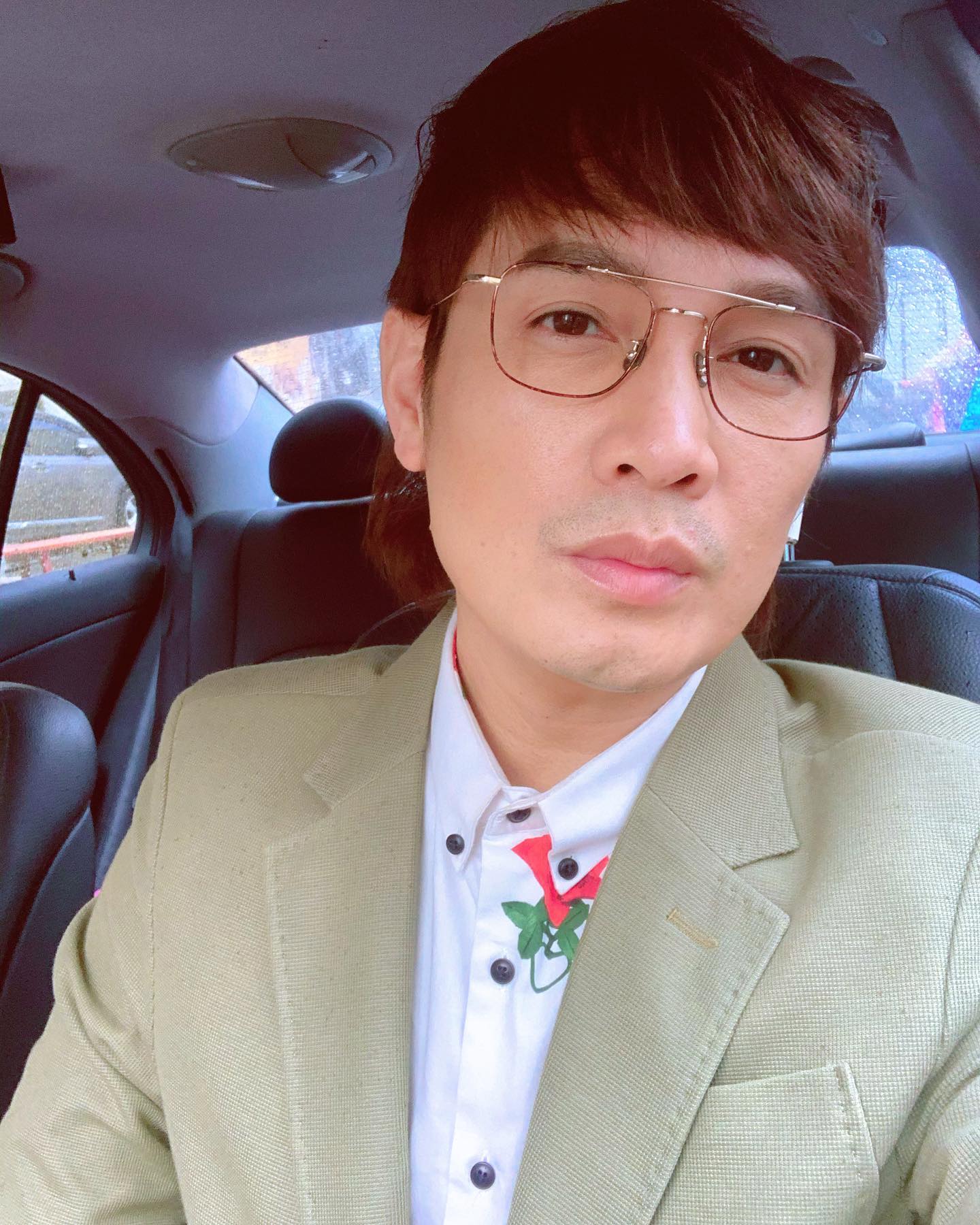 沒哥哥就沒有我！《五燈獎》歌王淚憶「絕望中拉自己一把」　對方卻早走「看到臨終遺言」淚崩不已