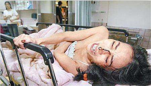 曾揚言包養黎明周潤發！63歲富婆5段婚姻皆悲劇「又攜70億嫁23歲男模」　 晚年凄涼稱「沒錢不配有愛情」
