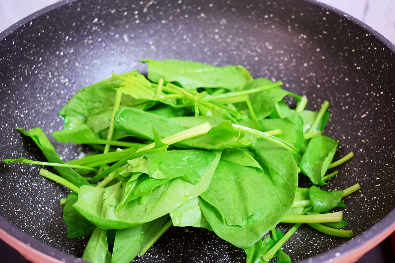 冬至前後常吃此菜！葉酸含量高「護肝補鐵」比肉還營養　「簡單家常菜」馬上能上桌