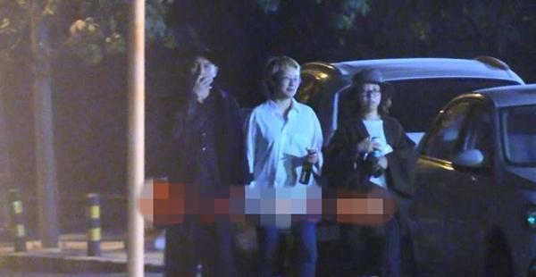 拋髮妻娶新歡！64歲再棄新歡「戀上小30歲女助理」　忘年戀恩愛8年「今70歲名導不婚」依舊瀟灑
