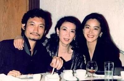 拋髮妻娶新歡！64歲再棄新歡「戀上小30歲女助理」　忘年戀恩愛8年「今70歲名導不婚」依舊瀟灑