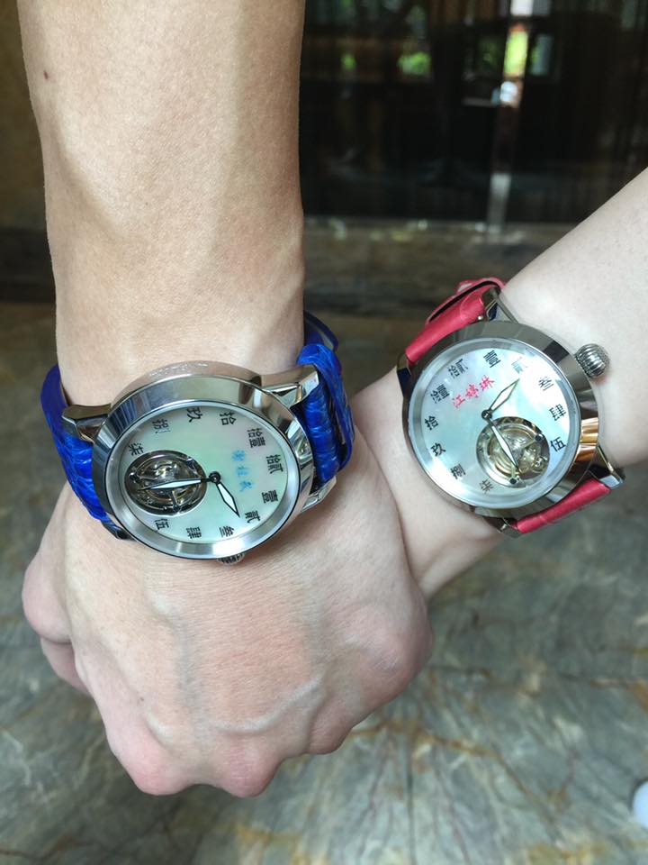 娶到老婆好幸運！ 謝祖武結縭18年「罕曬嬌妻」隨身帶結婚照　「對愛妻百依百順」笑回：我是真的怕老婆❤️