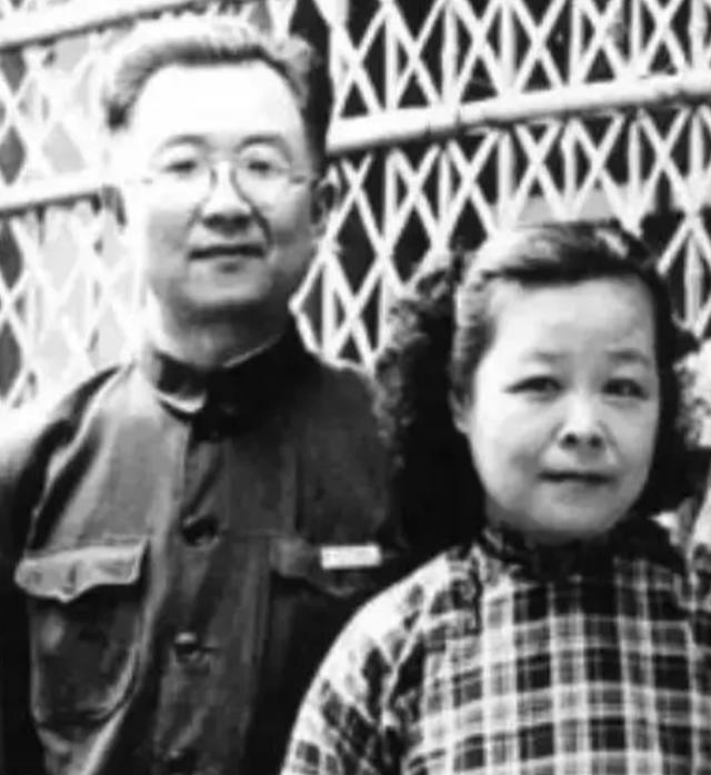 心裡容不下任何人！奉母命「牽手不孕妻40年」無子也甜蜜　太太走後「他終身不再娶」唯有一心願