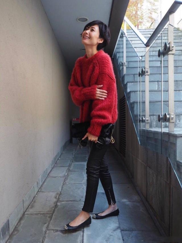 越簡單越美！51歲日本媽媽「教你基本款穿搭」優雅又自然　「矮個子不到160」也能穿出名模氣質