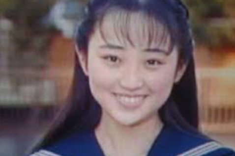 看不出真實年齡！3孩美魔女媽媽「與長子合影」年輕似姐弟　曬私下照超完美「身材比臉蛋」還凍齡