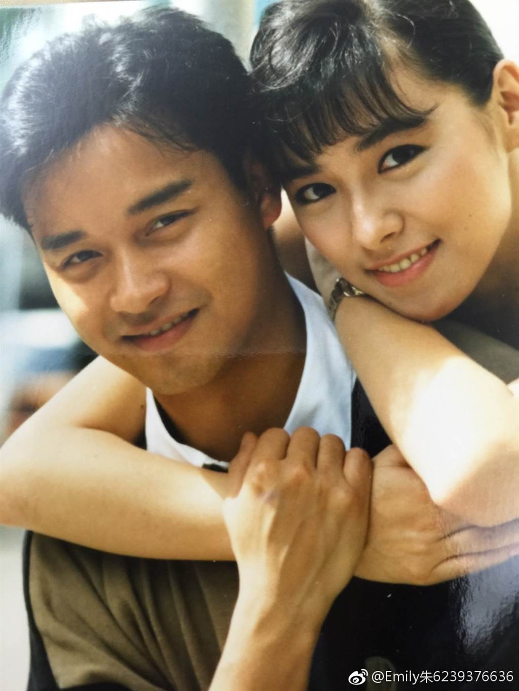 「神仙姐姐」爆遭富商騙婚單親養女　「如今26年過去」曬愛女同框照氣質猶存
