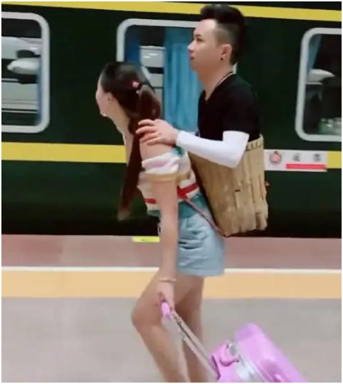 「連體夫妻」分手了！無腿丈夫爆紅後「出軌女粉絲」　苦留斷臂妻一人撫養孩子：真情難抵現實