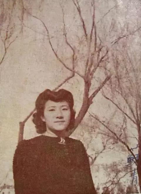女人就要靠老公？一代才女「忍痛斷外遇尪」挑燈寫文養孩子　臨終時「晚景卻淒涼」感嘆：只想安靜離開