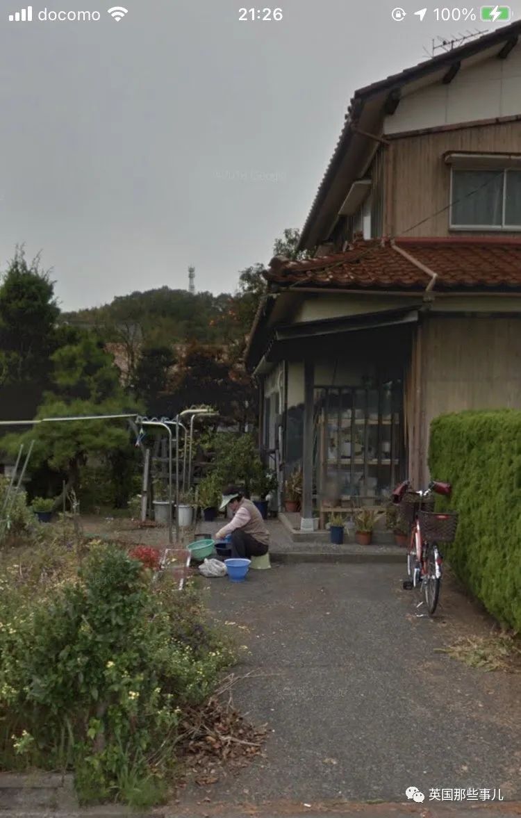 本想用谷歌「街景地圖」看看老家！卻無意再見想念7年的人　引網友共鳴「集體曬照」分享好催淚
