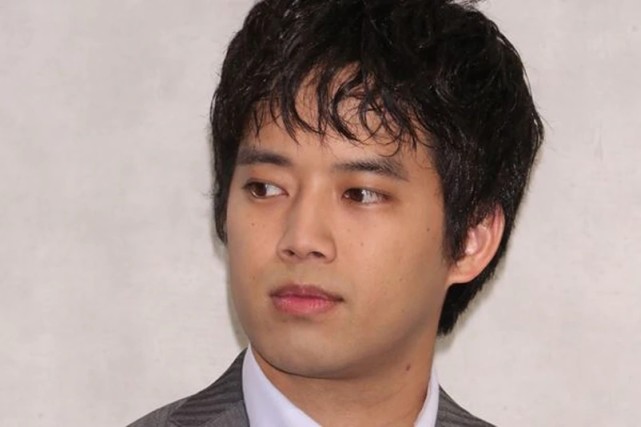 62歲山口百惠近照曝光！首度「與兒媳婦同框」滿面笑容優雅依舊　21歲當紅「為愛隱退當人婦」仍是贏家