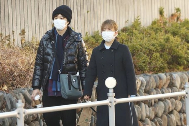 62歲山口百惠近照曝光！首度「與兒媳婦同框」滿面笑容優雅依舊　21歲當紅「為愛隱退當人婦」仍是贏家