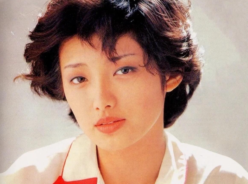 62歲山口百惠近照曝光！首度「與兒媳婦同框」滿面笑容優雅依舊　21歲當紅「為愛隱退當人婦」仍是贏家